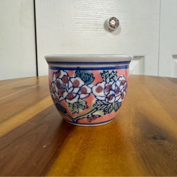 Vintage floral chinoiserie hand painted miniature planter - Picture 3 of 5